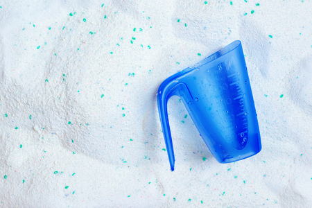 Powder detergent